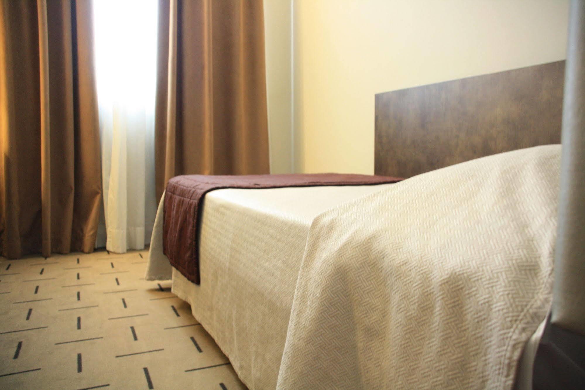 Hotel Continental Cremona Exterior photo